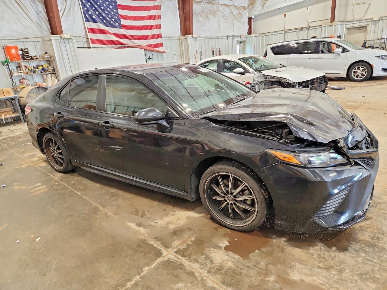 2020 Toyota Camry Se Nightshade - Фото 4