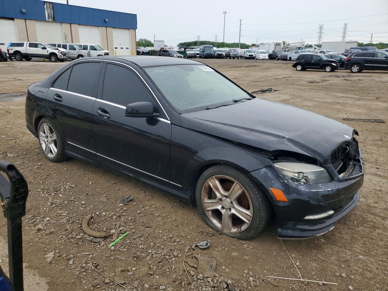 2011 Mercedes-Benz C 300 4Matic - Фото 4