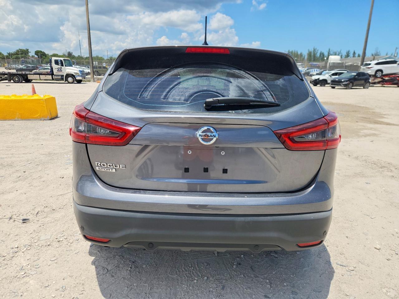 2020 Nissan Rogue Sport S - Фото 6