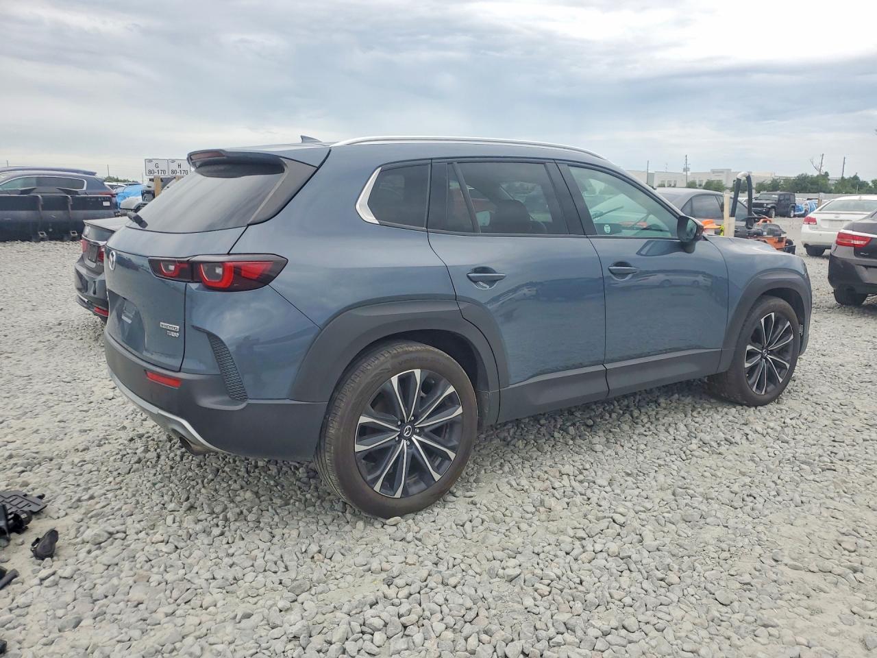 2023 Mazda Cx-50 Premium - Image 3