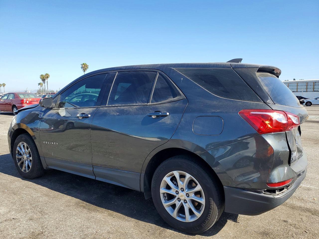 2019 Chevrolet Equinox Ls - Фото 2