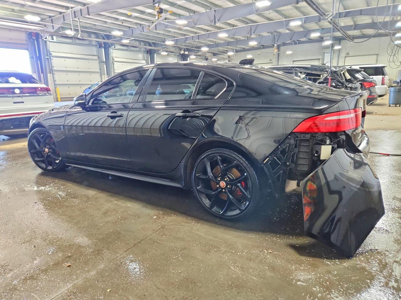 2019 Jaguar Xe S - Фото 2