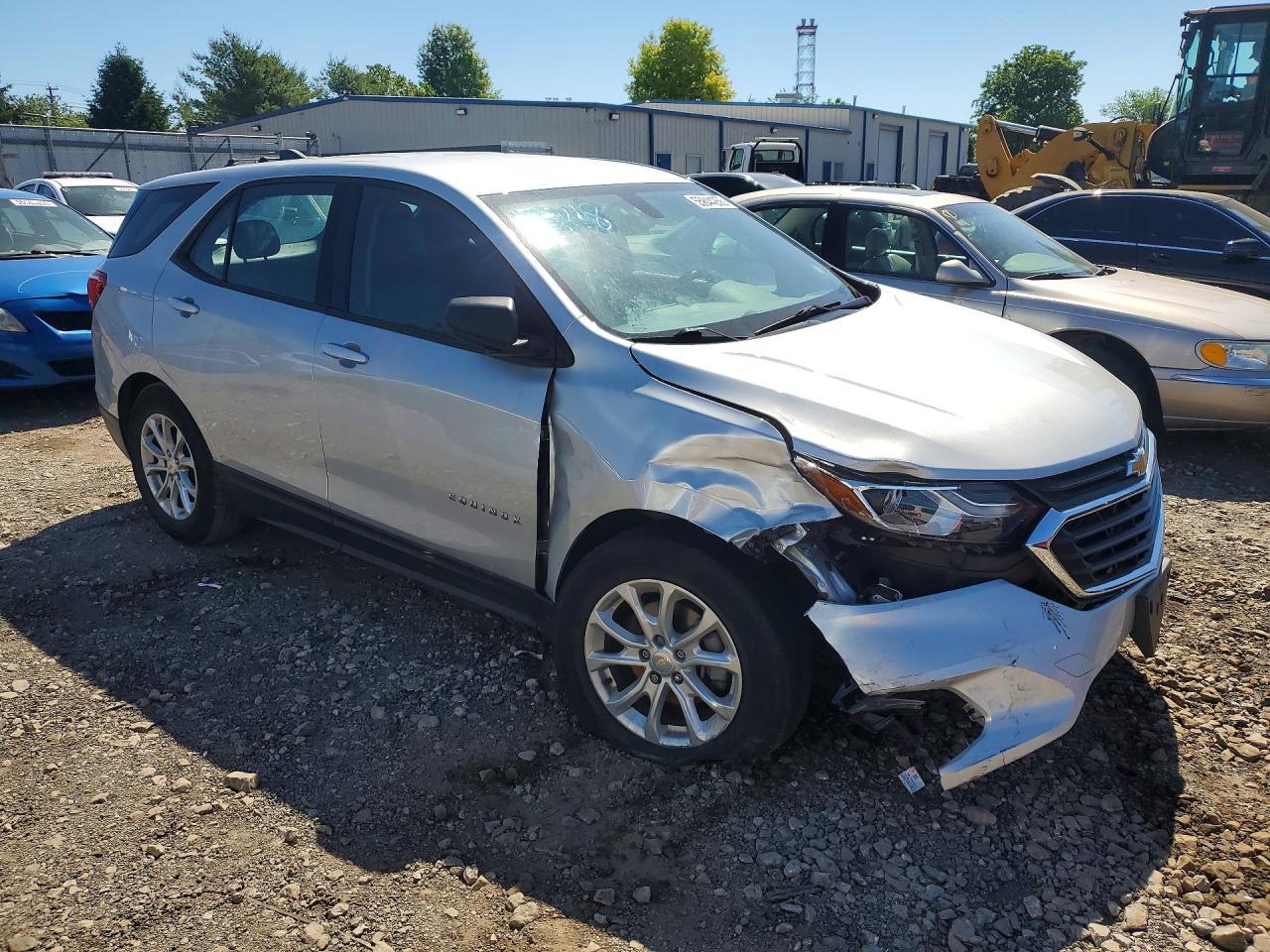 2019 Chevrolet Equinox Ls - Image 4
