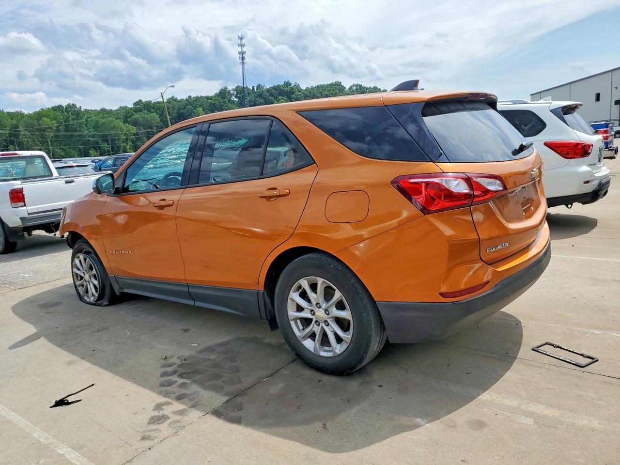 2019 Chevrolet Equinox Ls - Image 2