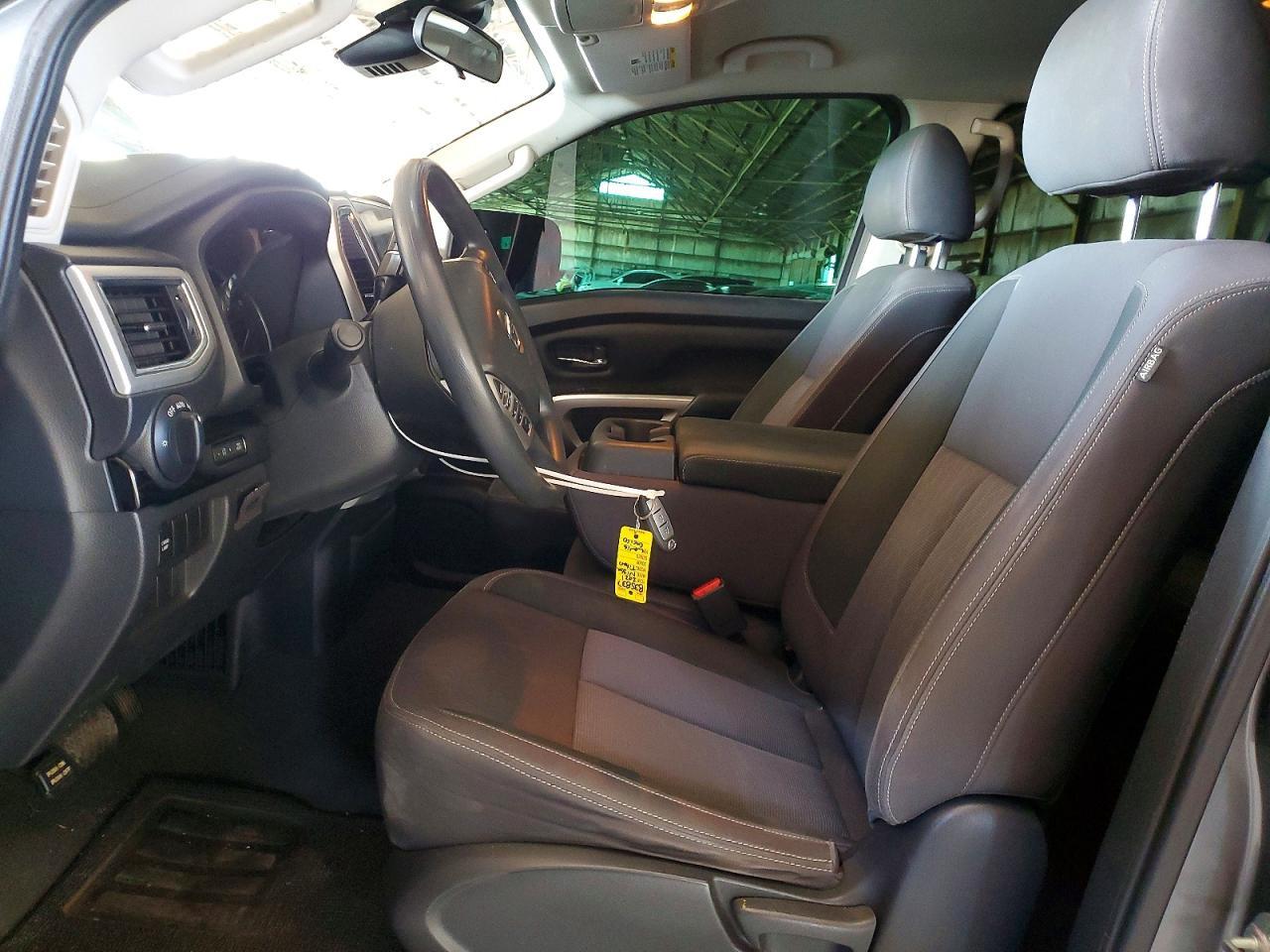 2021 Nissan Titan S - Фото 7