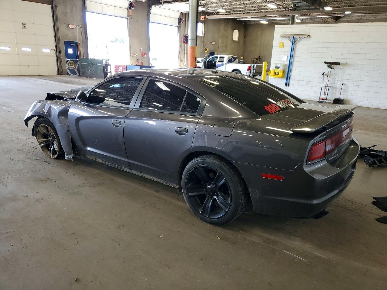 2013 Dodge Charger - Фото 2