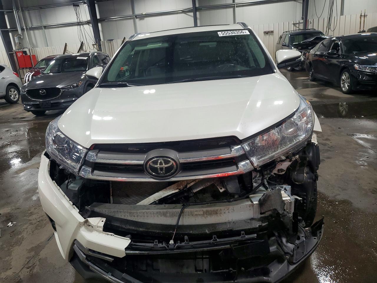 2018 Toyota Highlander Limited Platinum - Image 5