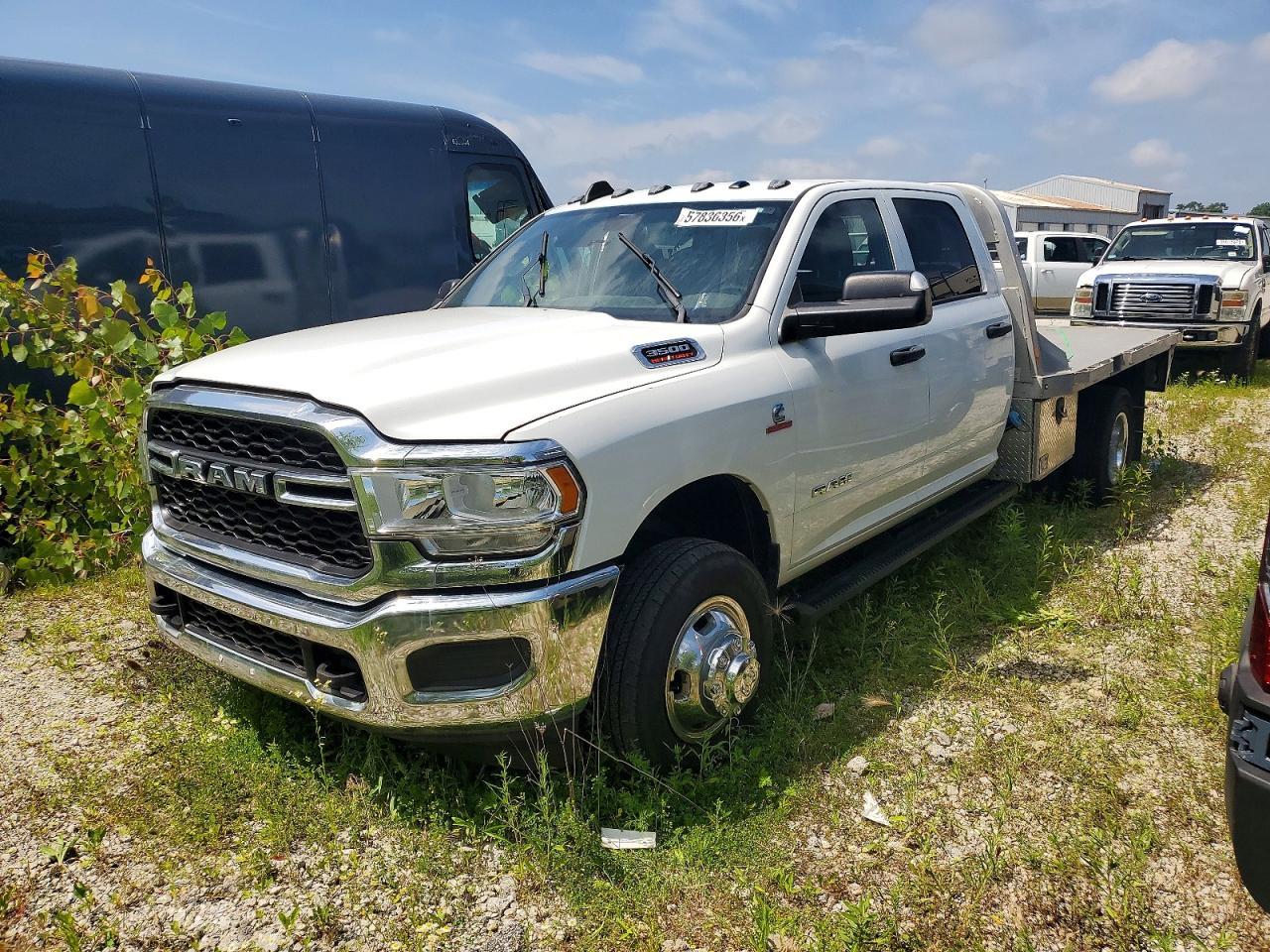 2022 Ram 3500 - Фото 2