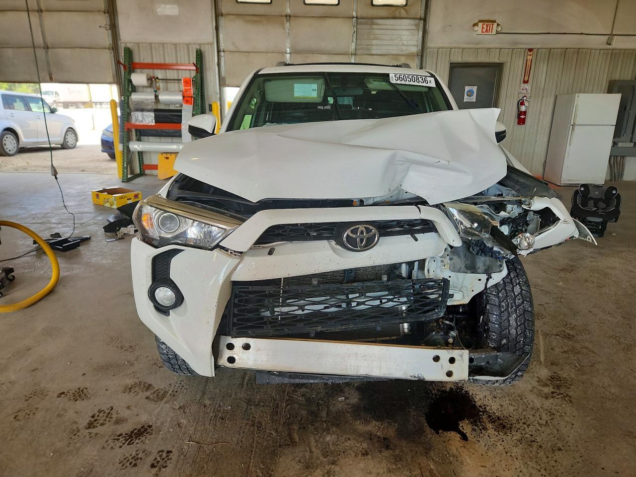 2014 Toyota 4Runner Sr5 - Image 5