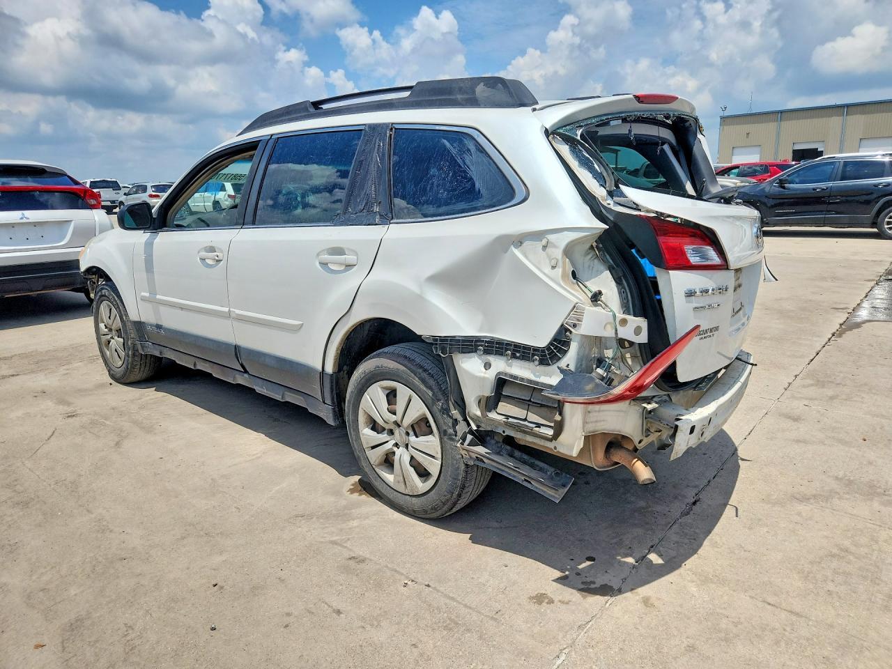 2013 Subaru Outback 2.5I - Фото 2