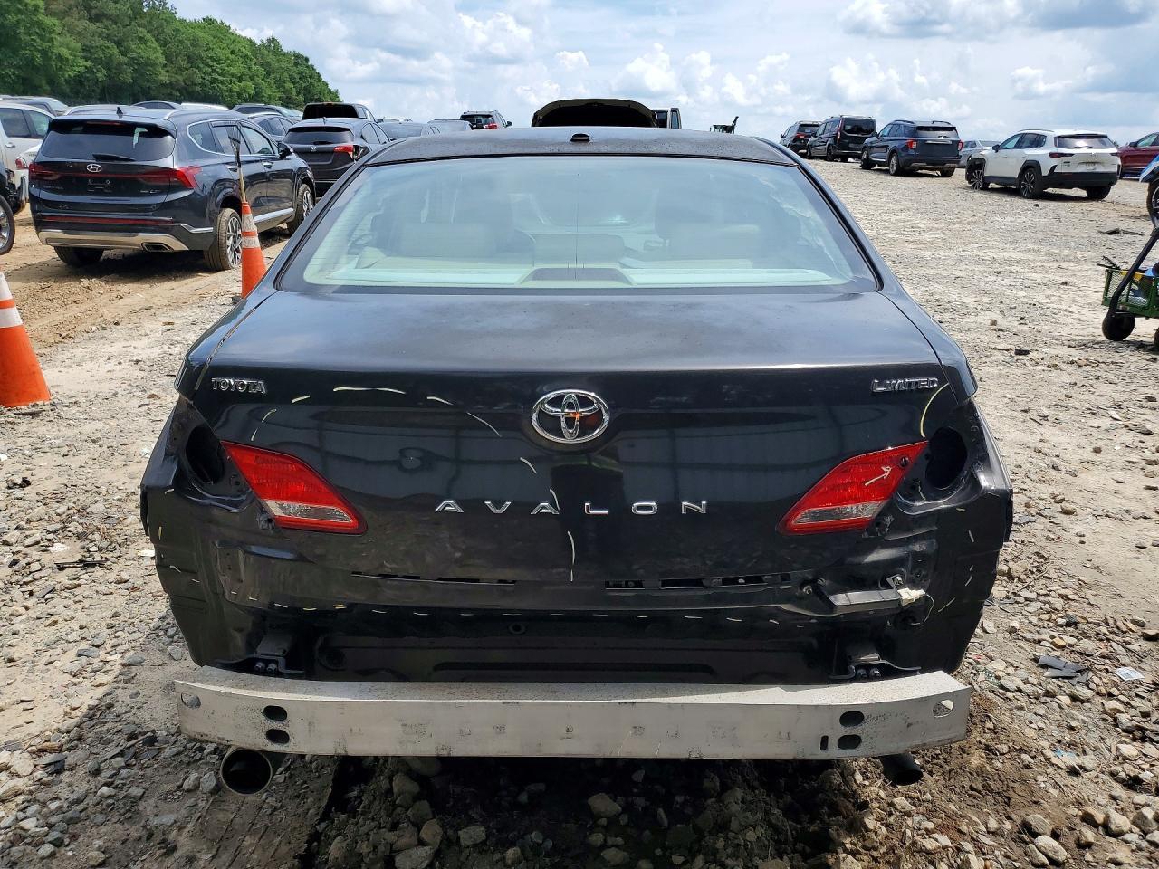 2010 Toyota Avalon Limited - Image 6