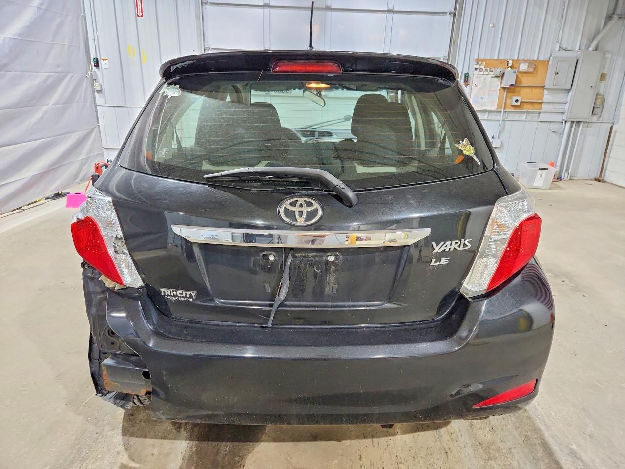 2012 Toyota Yaris 5-Door Le - Фото 6