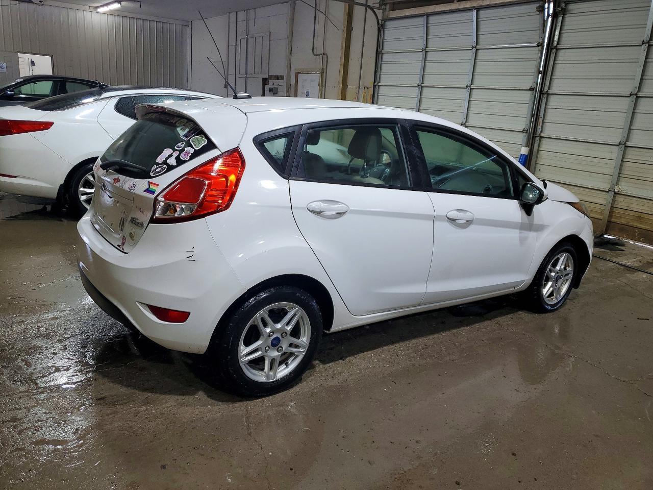 2019 Ford Fiesta Se - Фото 3