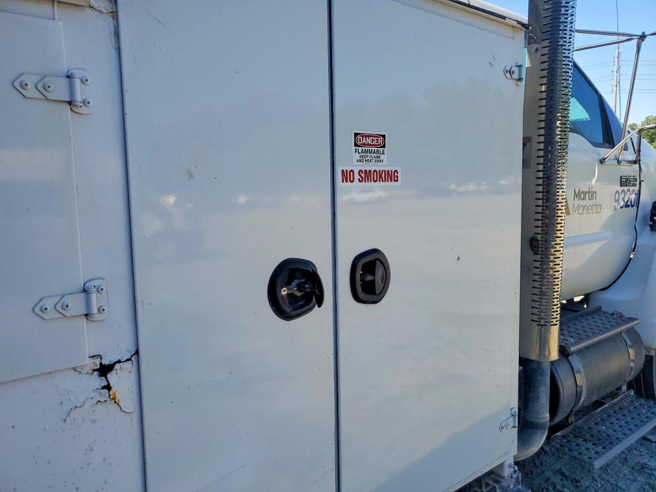 2007 Ford F750 Super Duty - Фото 6