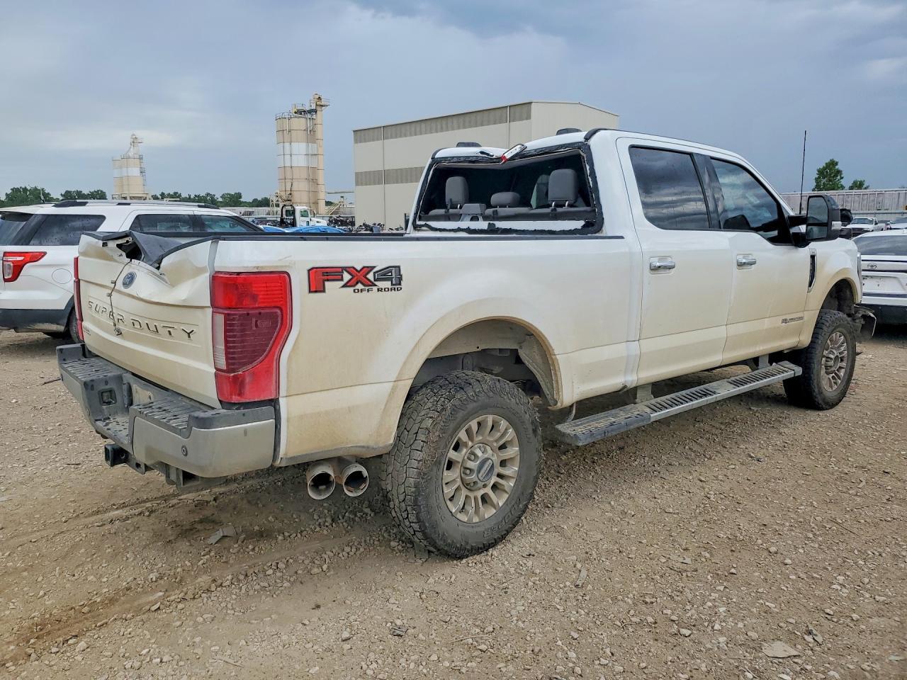 2021 Ford F250 Super Duty - Image 3