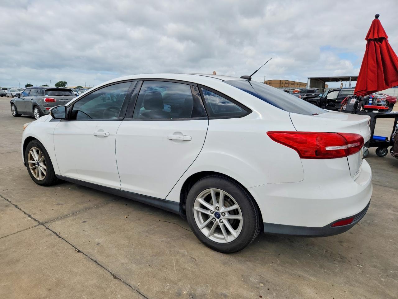 2016 Ford Focus Se - Фото 2