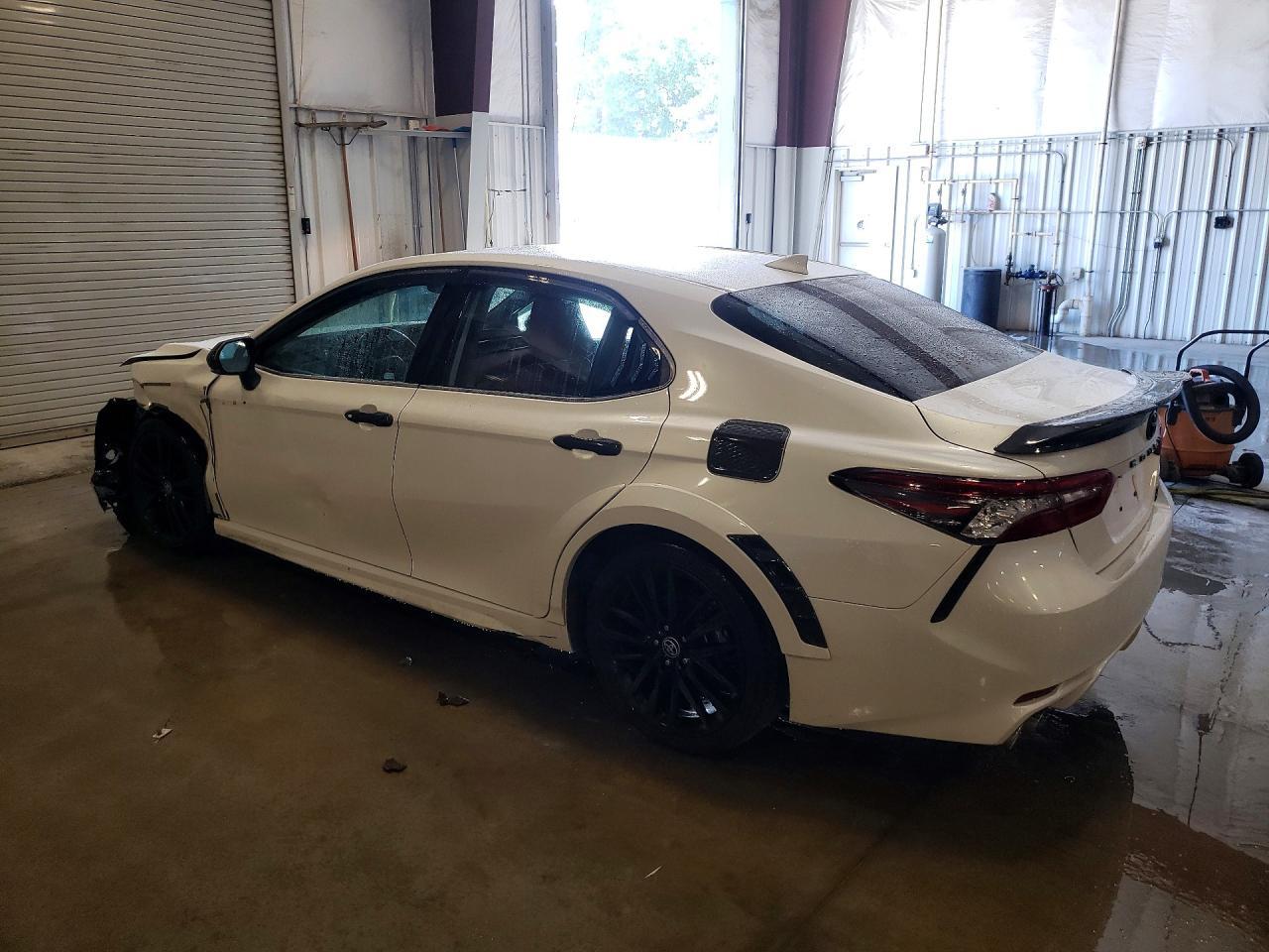 2021 Toyota Camry Xse - Фото 2