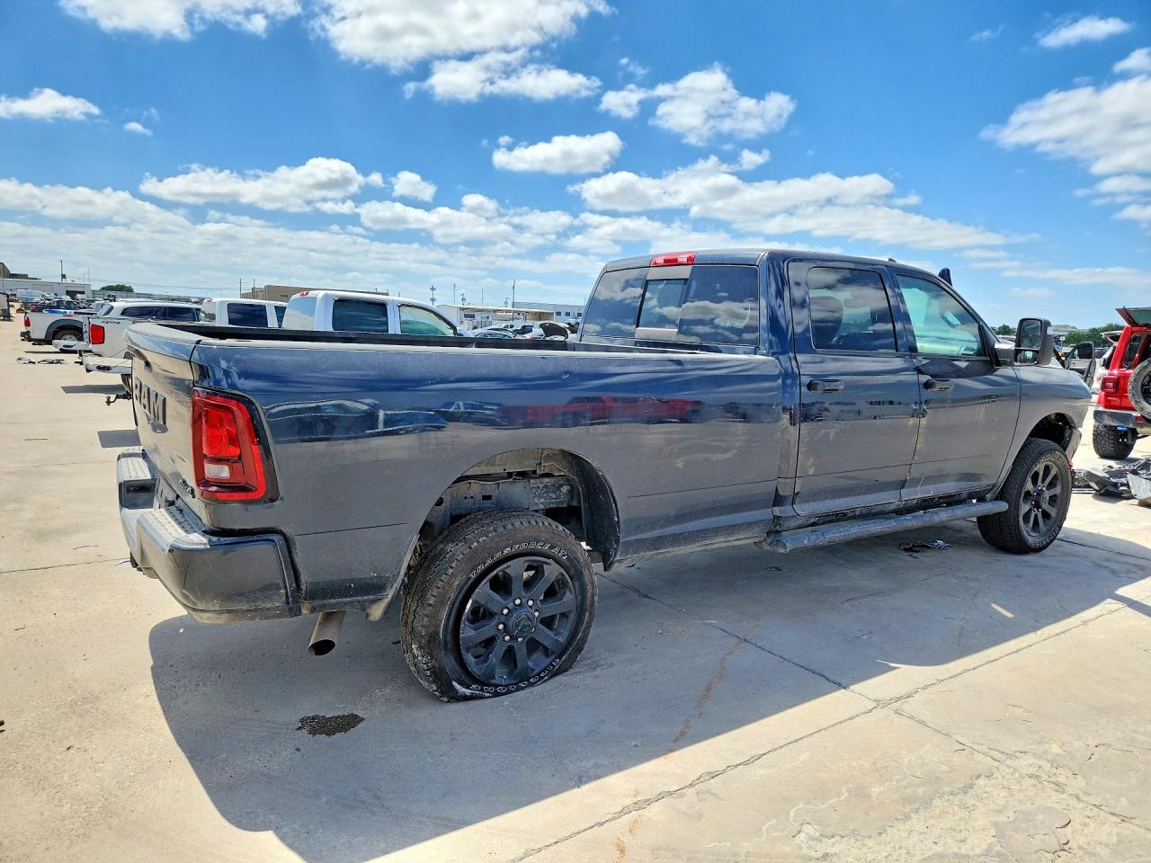 2026 Ram 2500 Tradesman - Фото 3