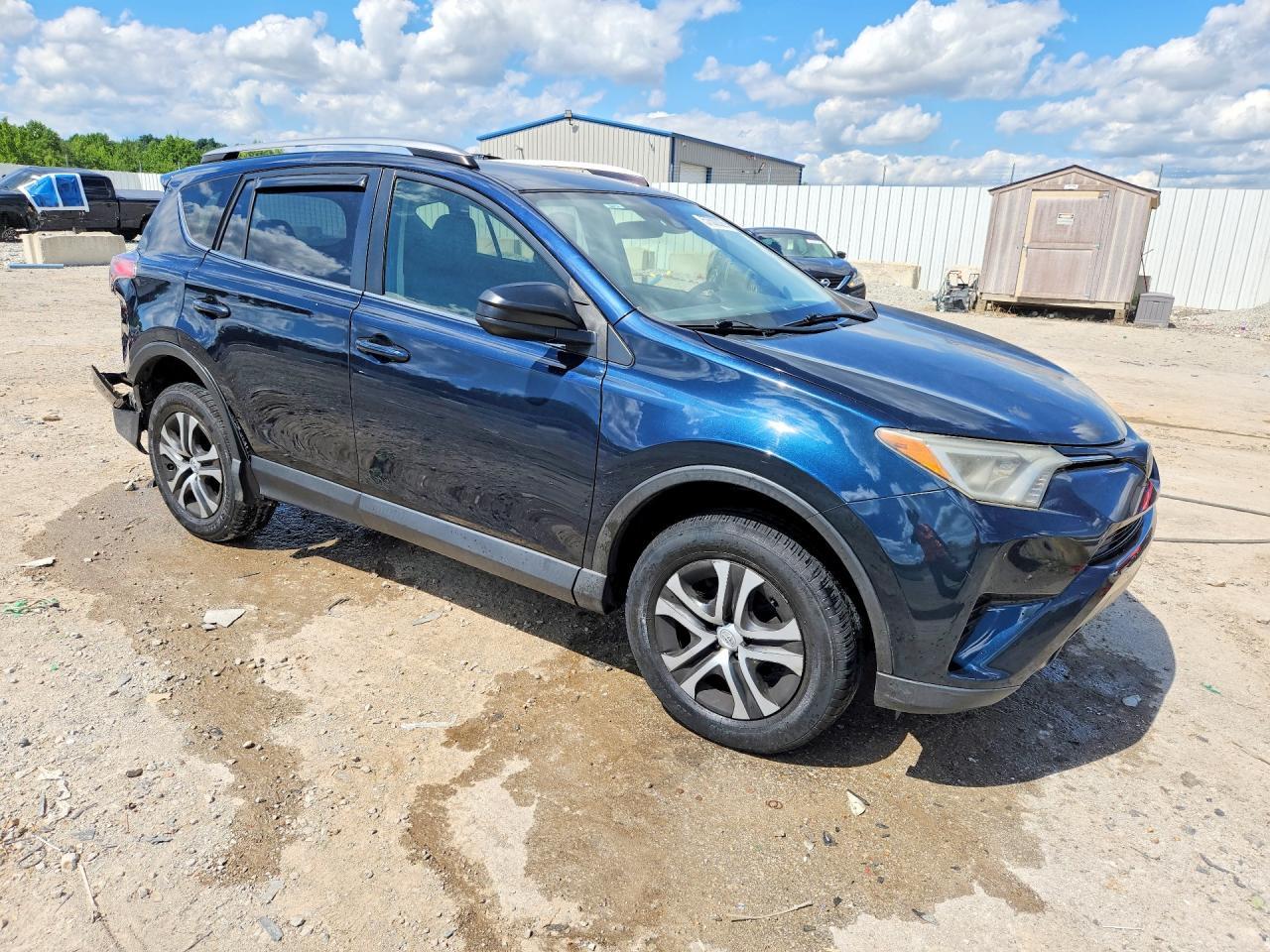 2018 Toyota Rav4 Le - Image 4