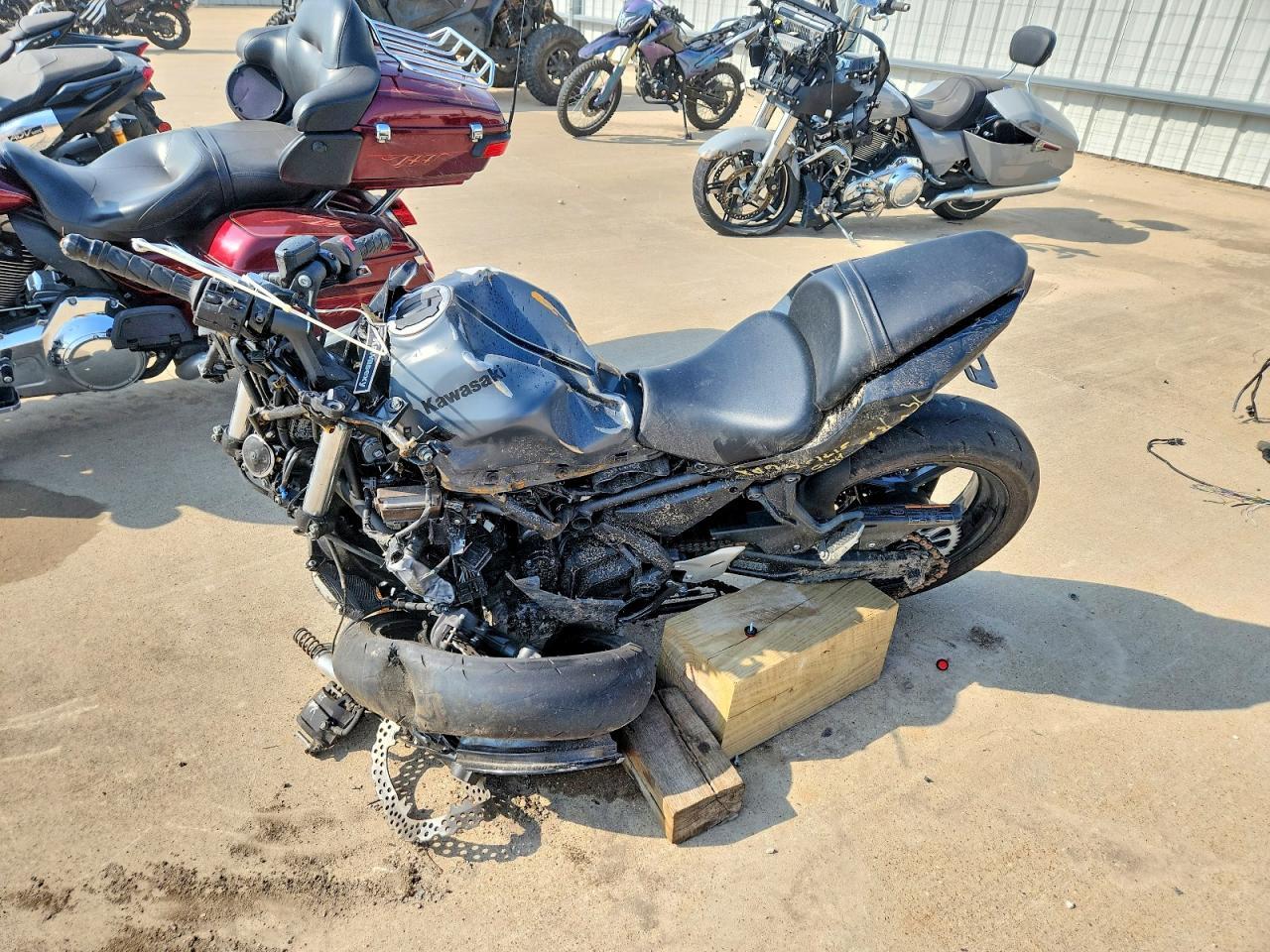 2024 Kawasaki Ex650 P - Фото 3