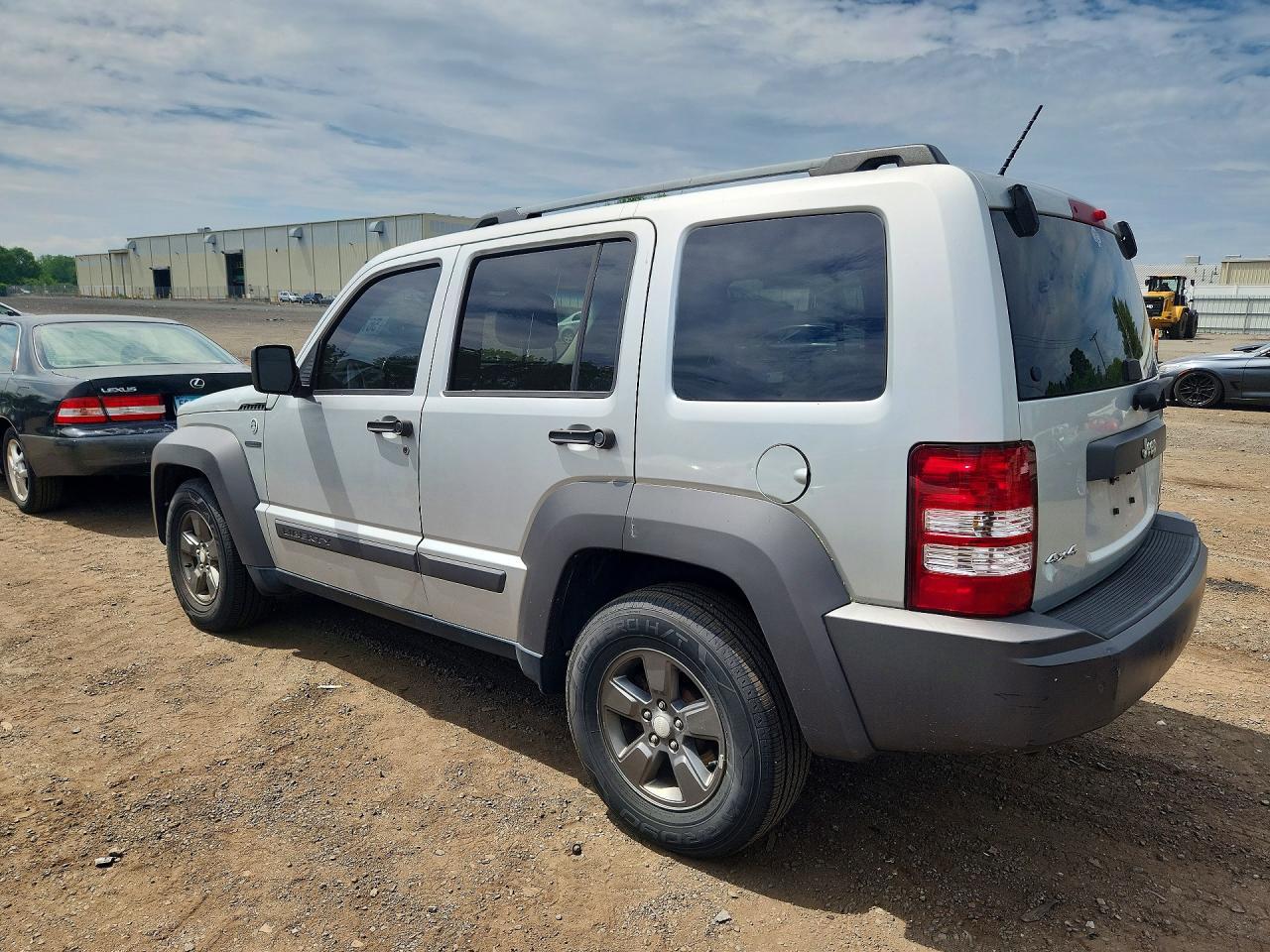 2010 Jeep Liberty Renegade - Фото 2
