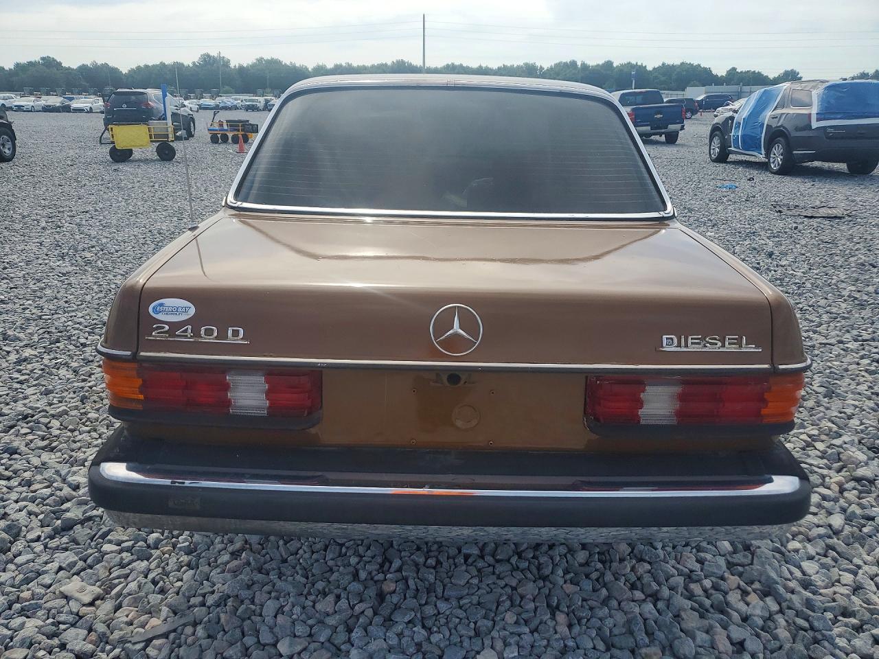 1980 Mercedes-Benz 240 D - Image 6