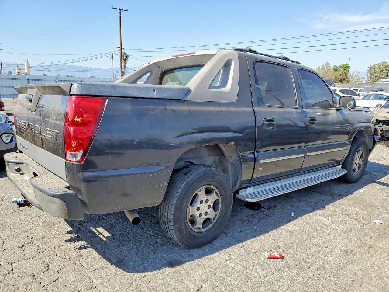 2006 Chevrolet Avalanche C1500 - Image 3