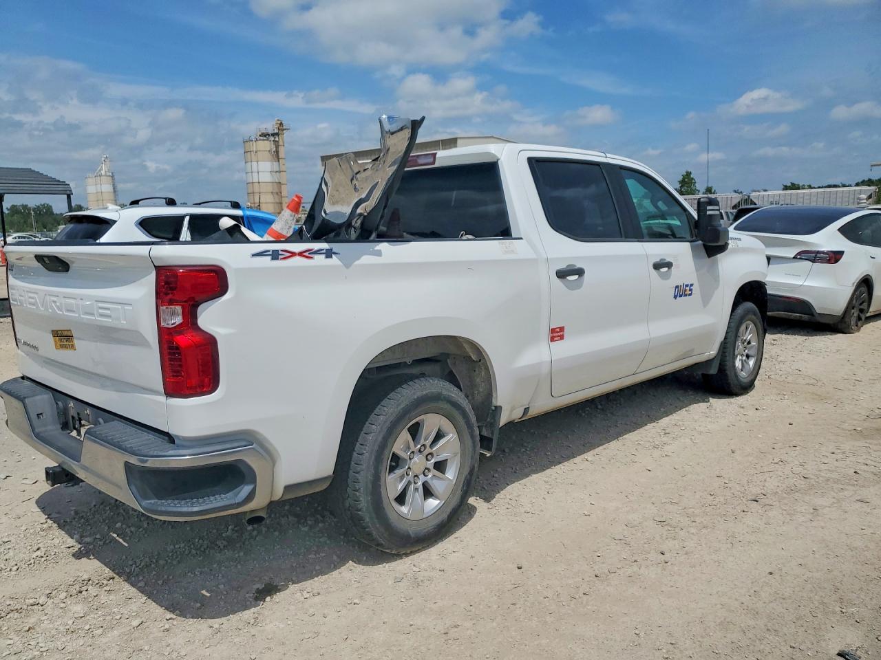 2020 Chevrolet Silverado K1500 - Фото 3