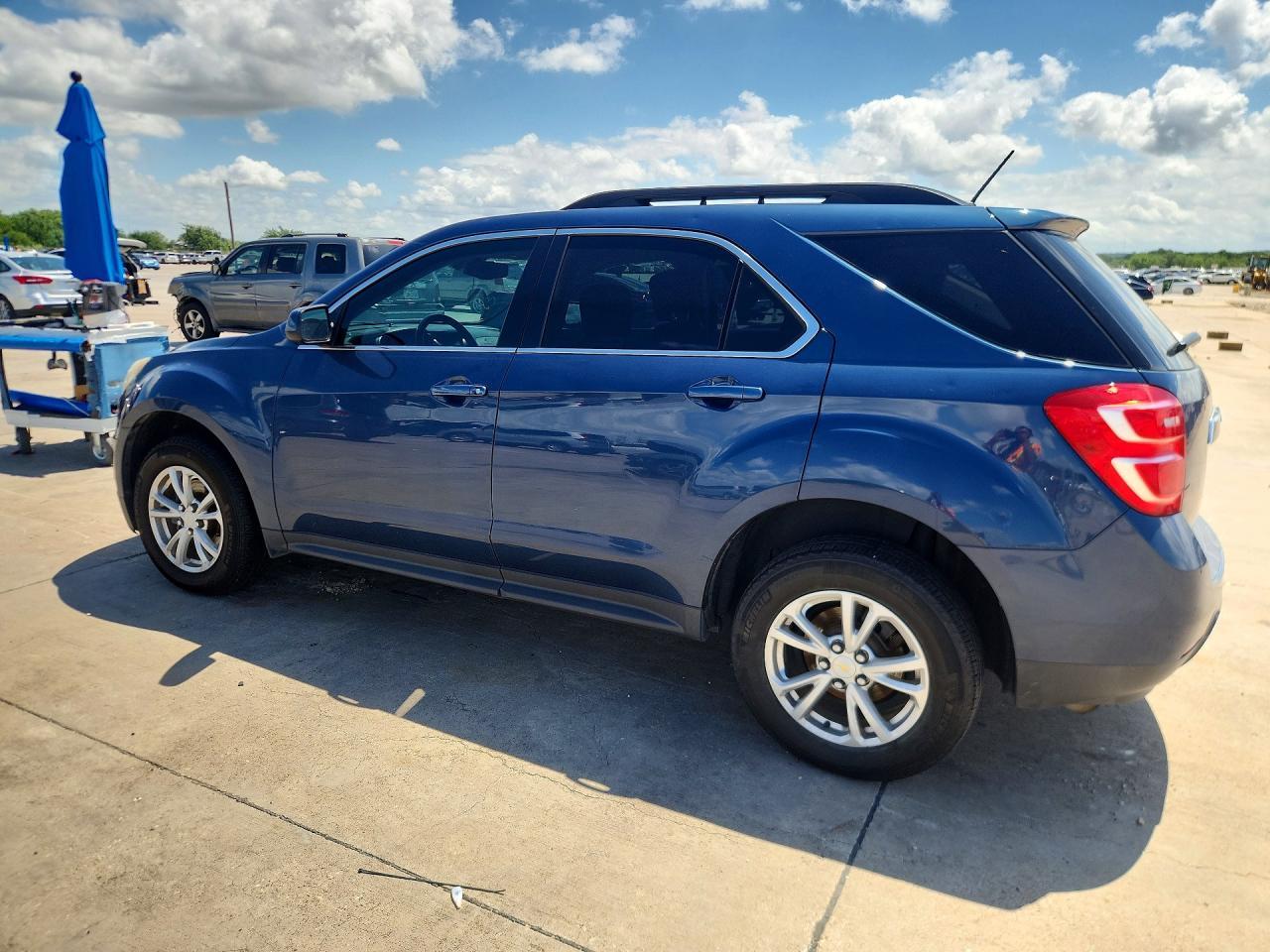 2016 Chevrolet Equinox Lt - Image 2