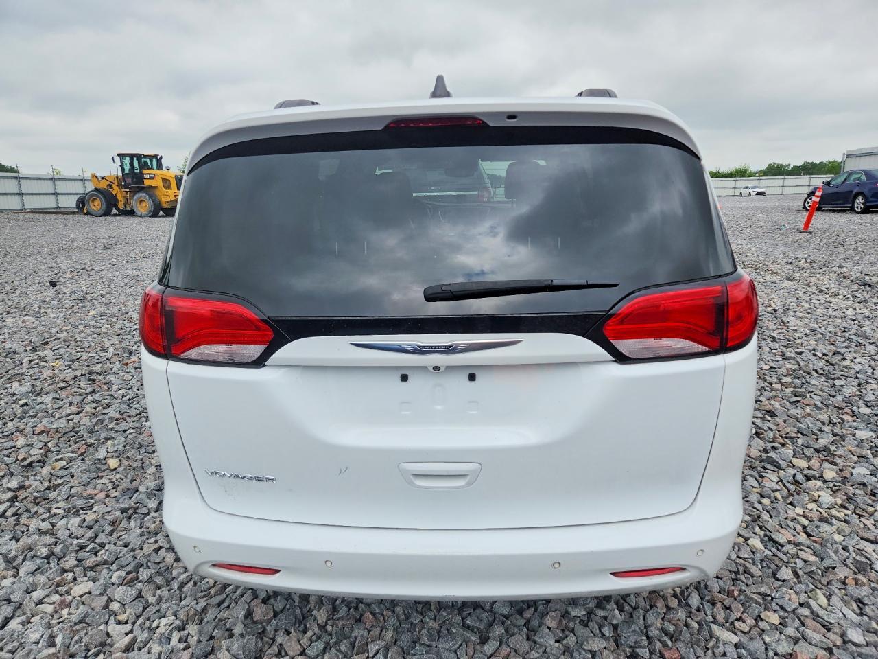 2021 Chrysler Voyager Lxi - Image 6