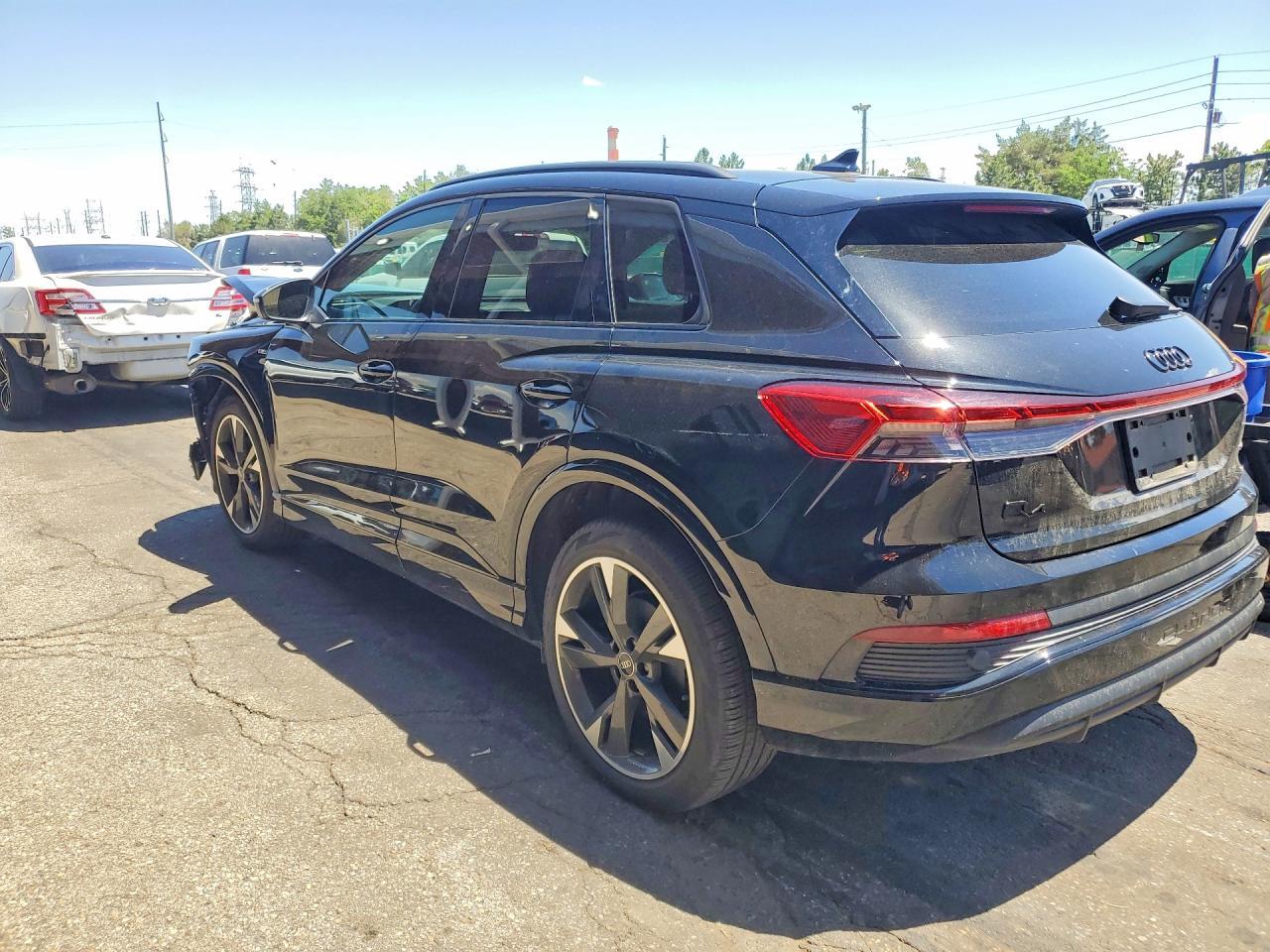 2025 Audi Q4 E-Tron Premium - Фото 2