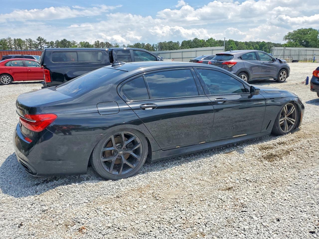 2017 BMW 740 I - Фото 3