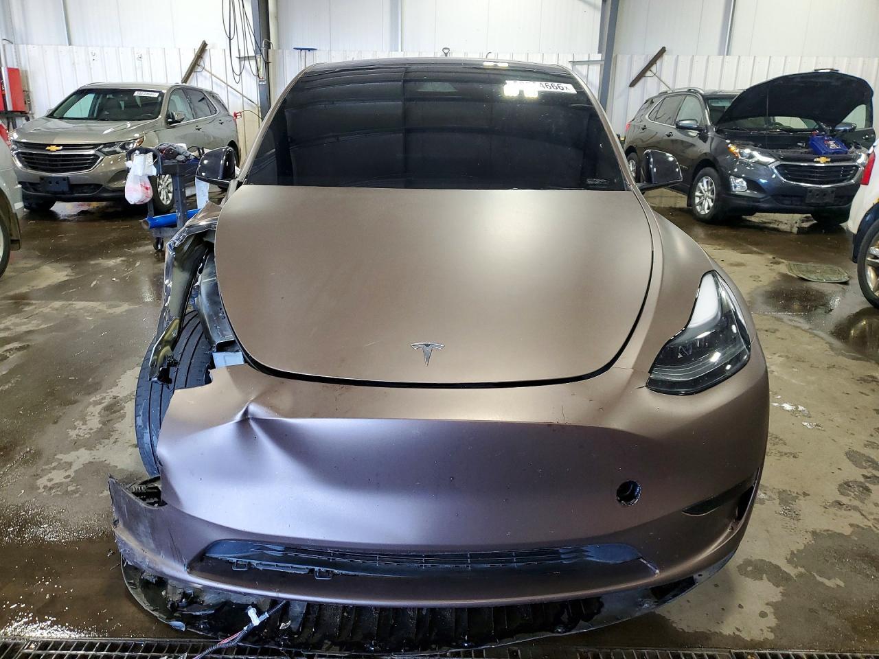 2024 Tesla Model Y - Фото 5