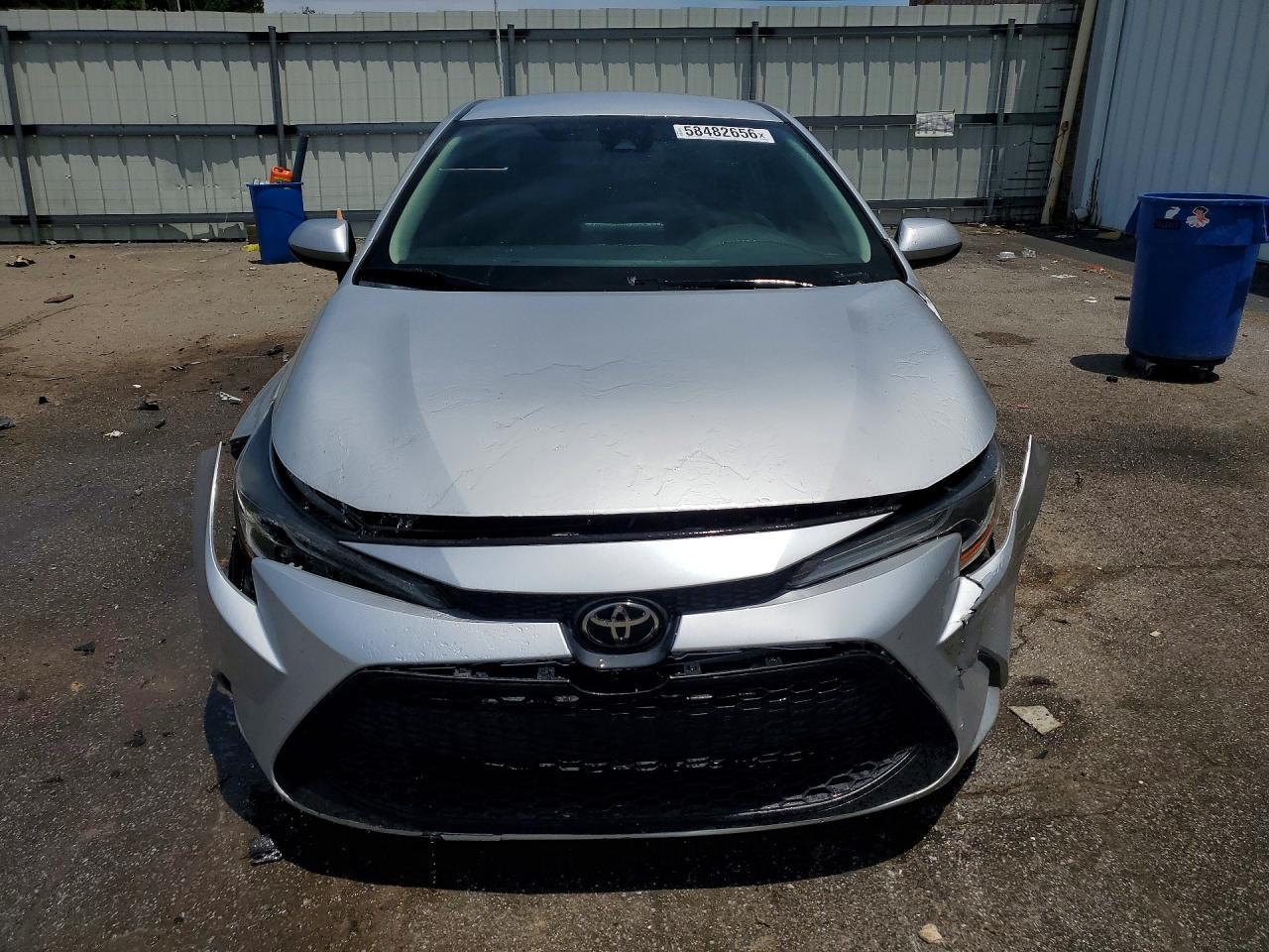 2022 Toyota Corolla Le - Image 5