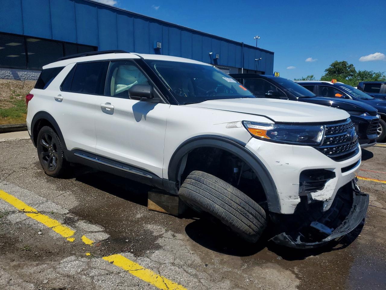 2022 Ford Explorer Xlt - Фото 4
