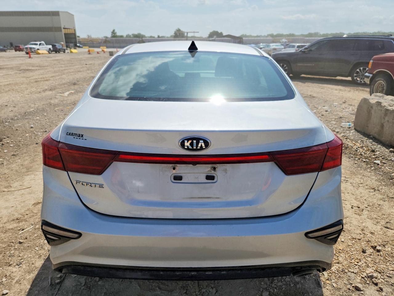 2020 Kia Forte Lxs - Фото 6