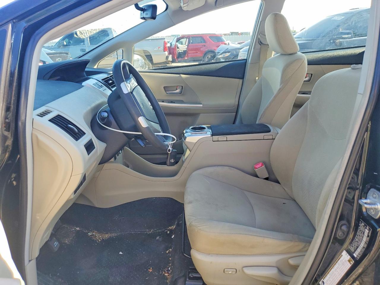 2013 Toyota Prius V Three - Image 7