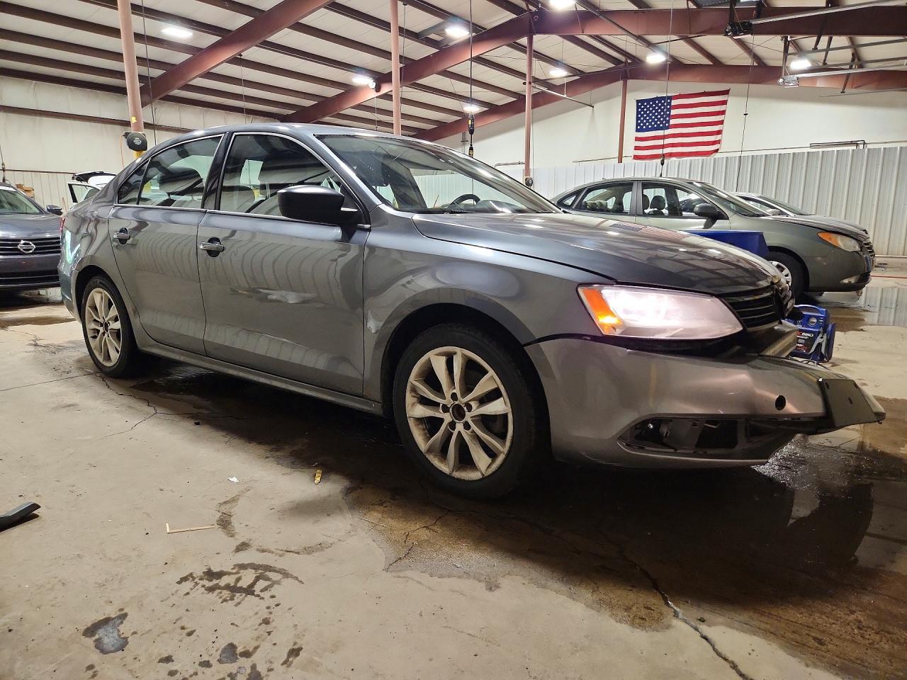 2014 Volkswagen Jetta Base - Image 4