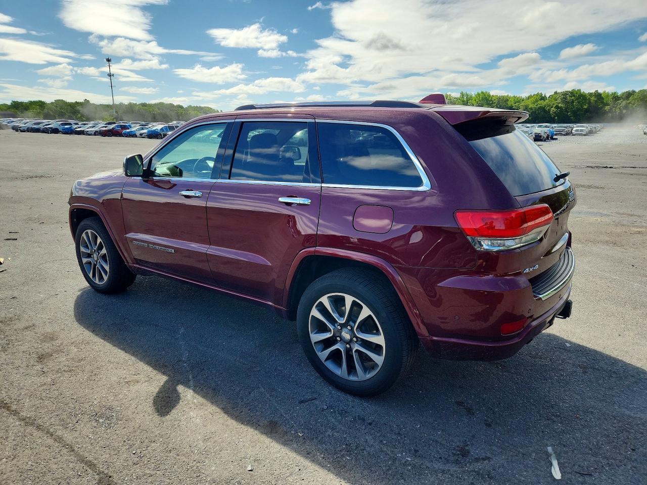 2017 Jeep Grand Cherokee Overland - Image 2