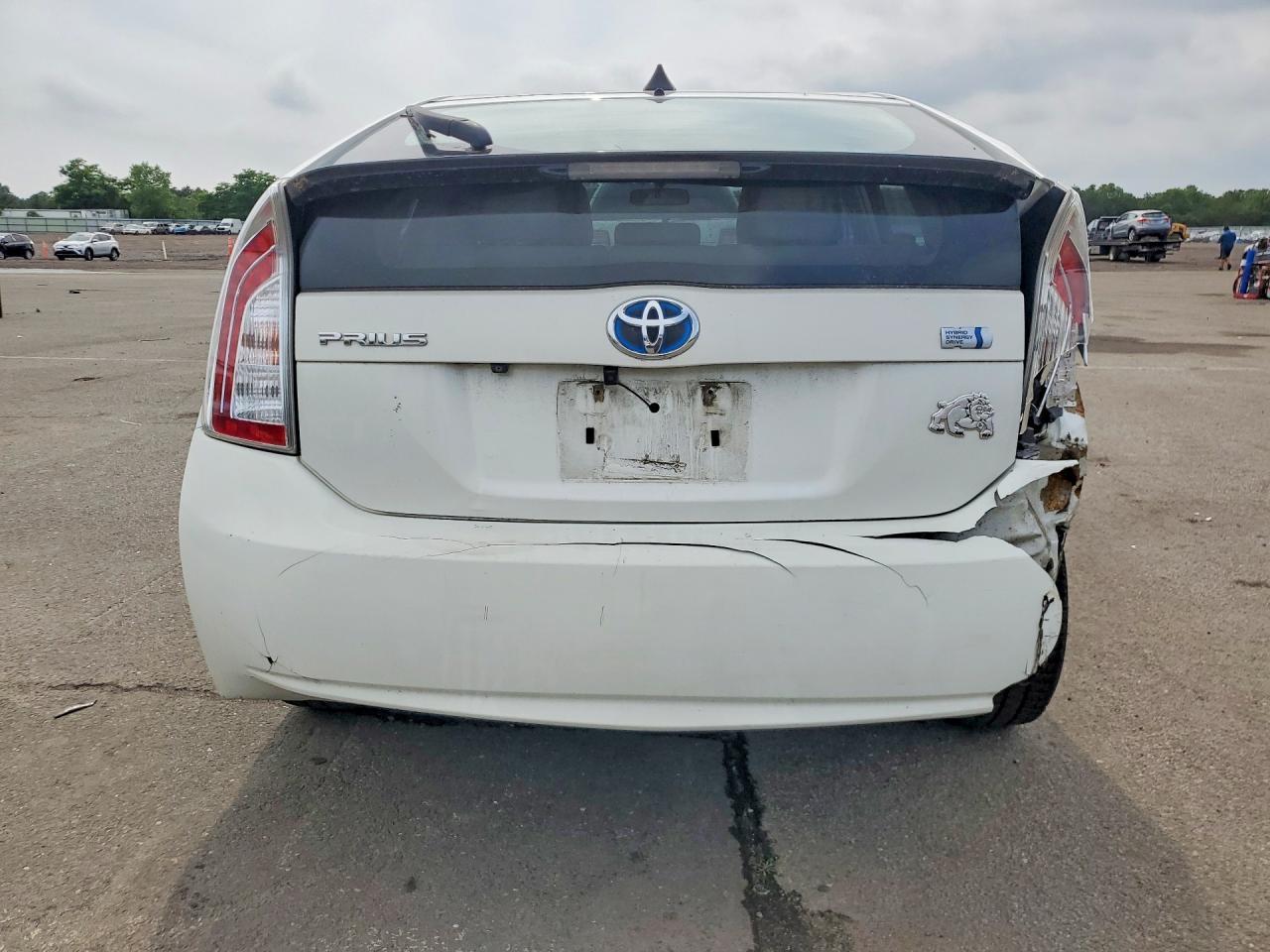 2015 Toyota Prius Two - Image 6