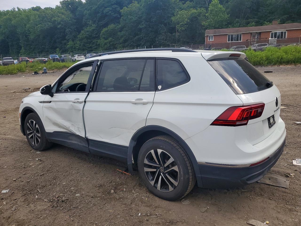 2023 Volkswagen Tiguan S - Image 2
