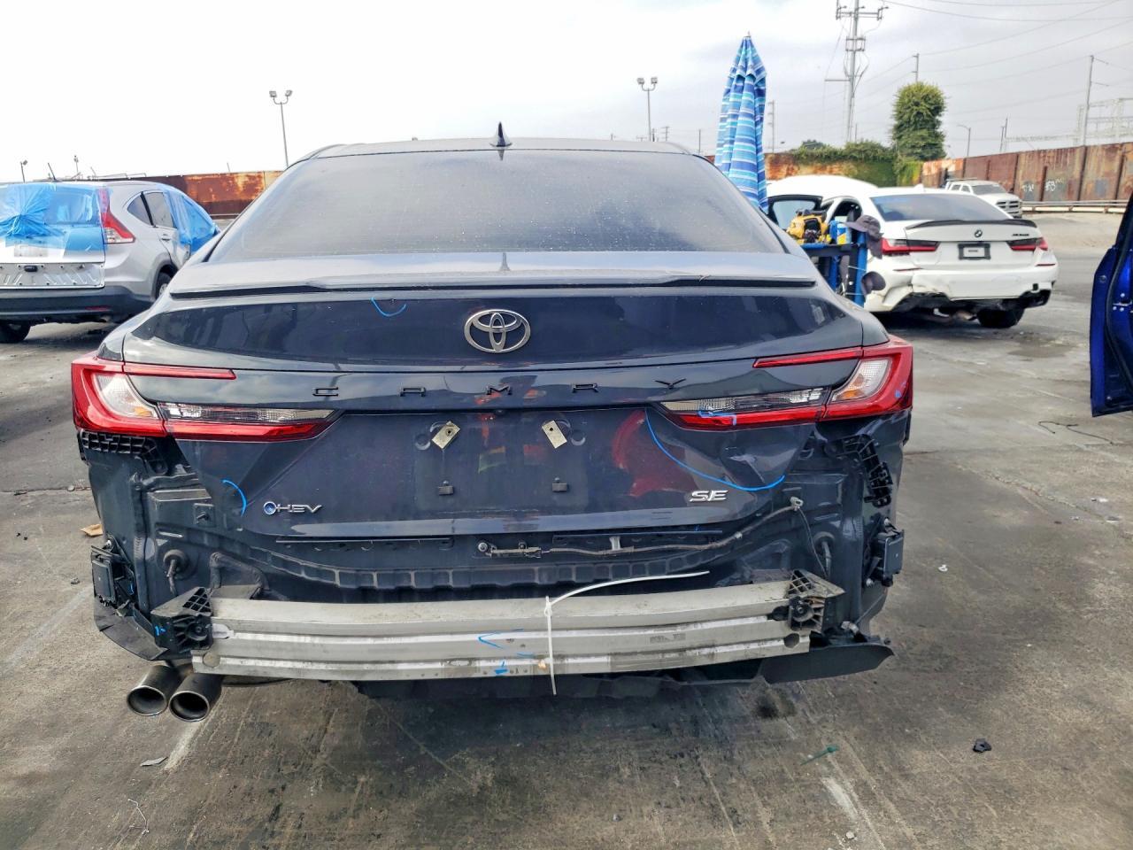 2025 Toyota Camry Se - Фото 6
