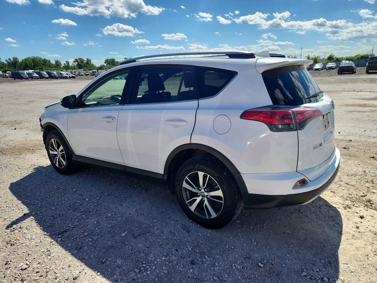 2018 Toyota Rav4 Xle - Фото 2