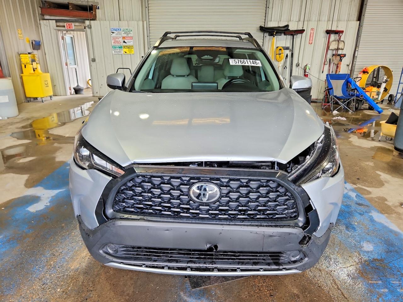 2024 Toyota Corolla Cross Le - Image 5