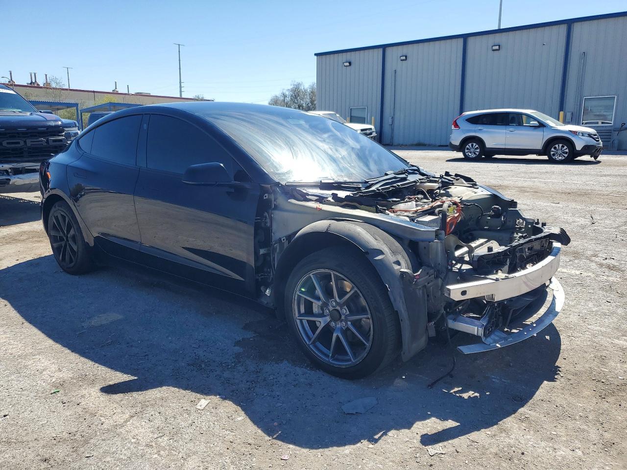 2023 Tesla Model 3 - Фото 4