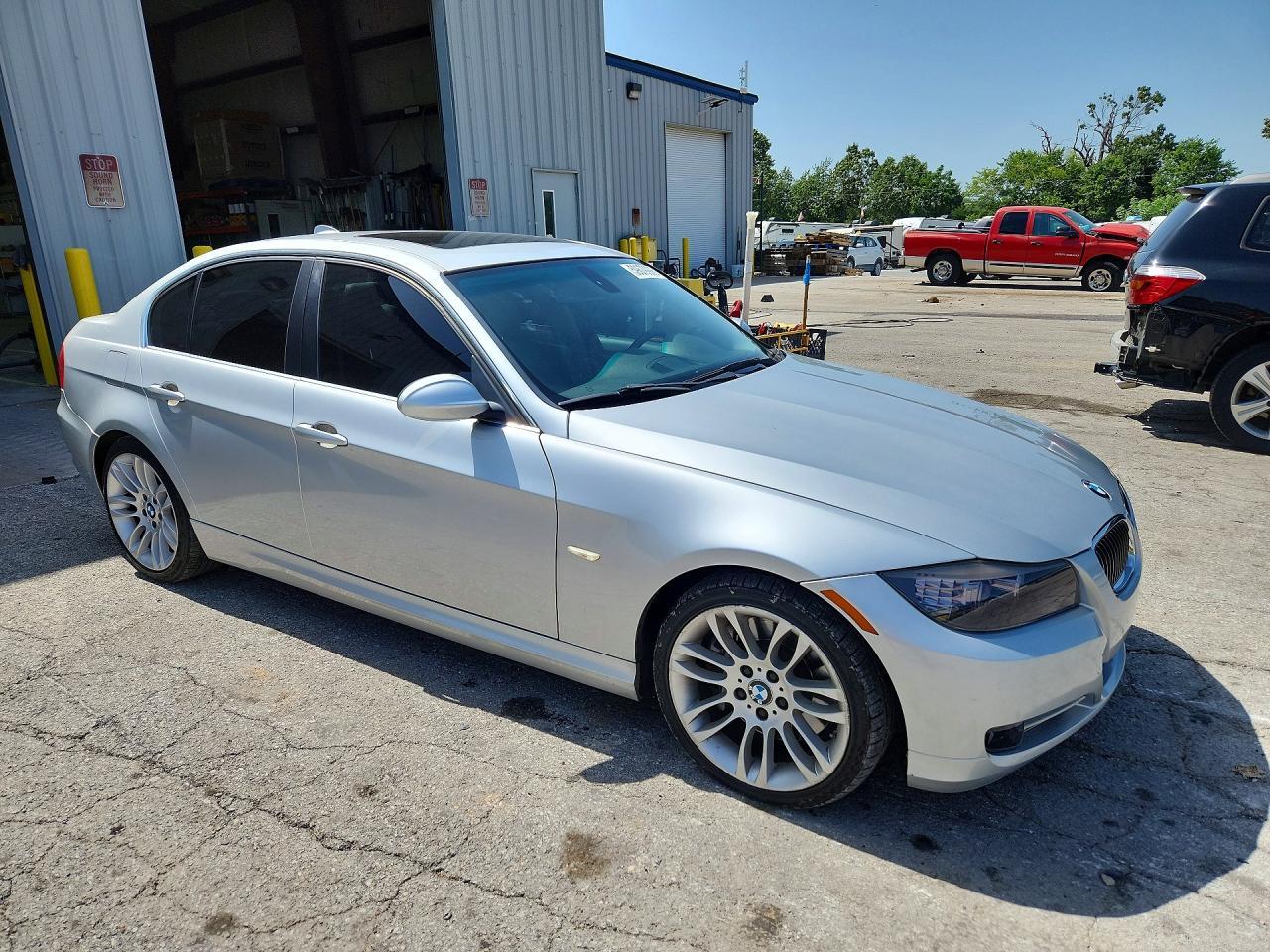 2011 BMW 335 D - Image 4