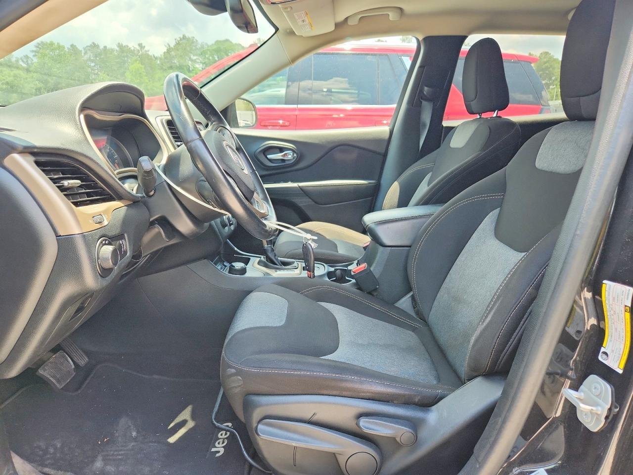2016 Jeep Cherokee Sport - Фото 7