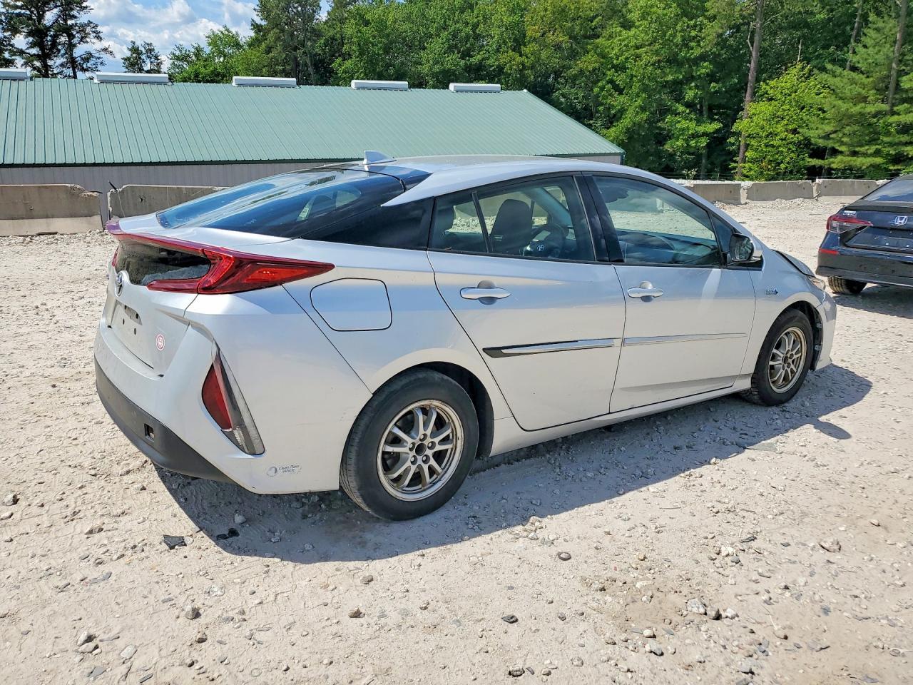 2017 Toyota Prius Prime Plus - Фото 3