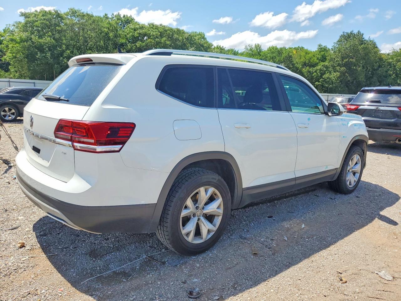 2018 Volkswagen Atlas Se - Фото 3