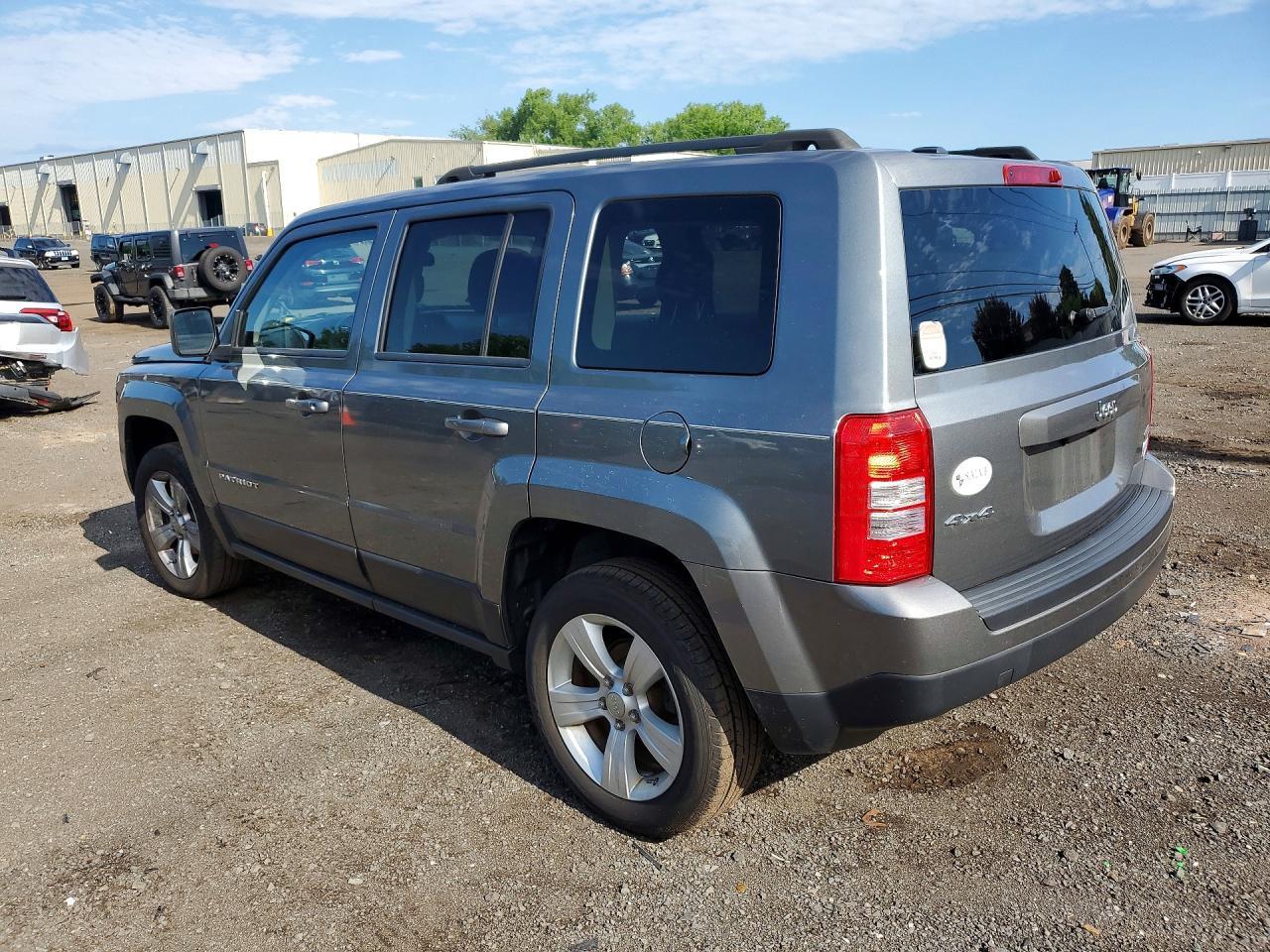 2013 Jeep Patriot Latitude - Фото 2